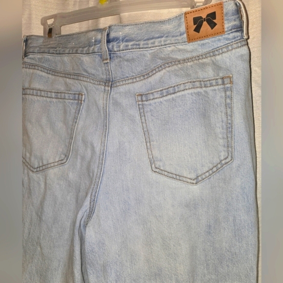 Ashley Mason Light Blue Distressed Boyfriend Jeans, Size 9. - Picture 4 of 7